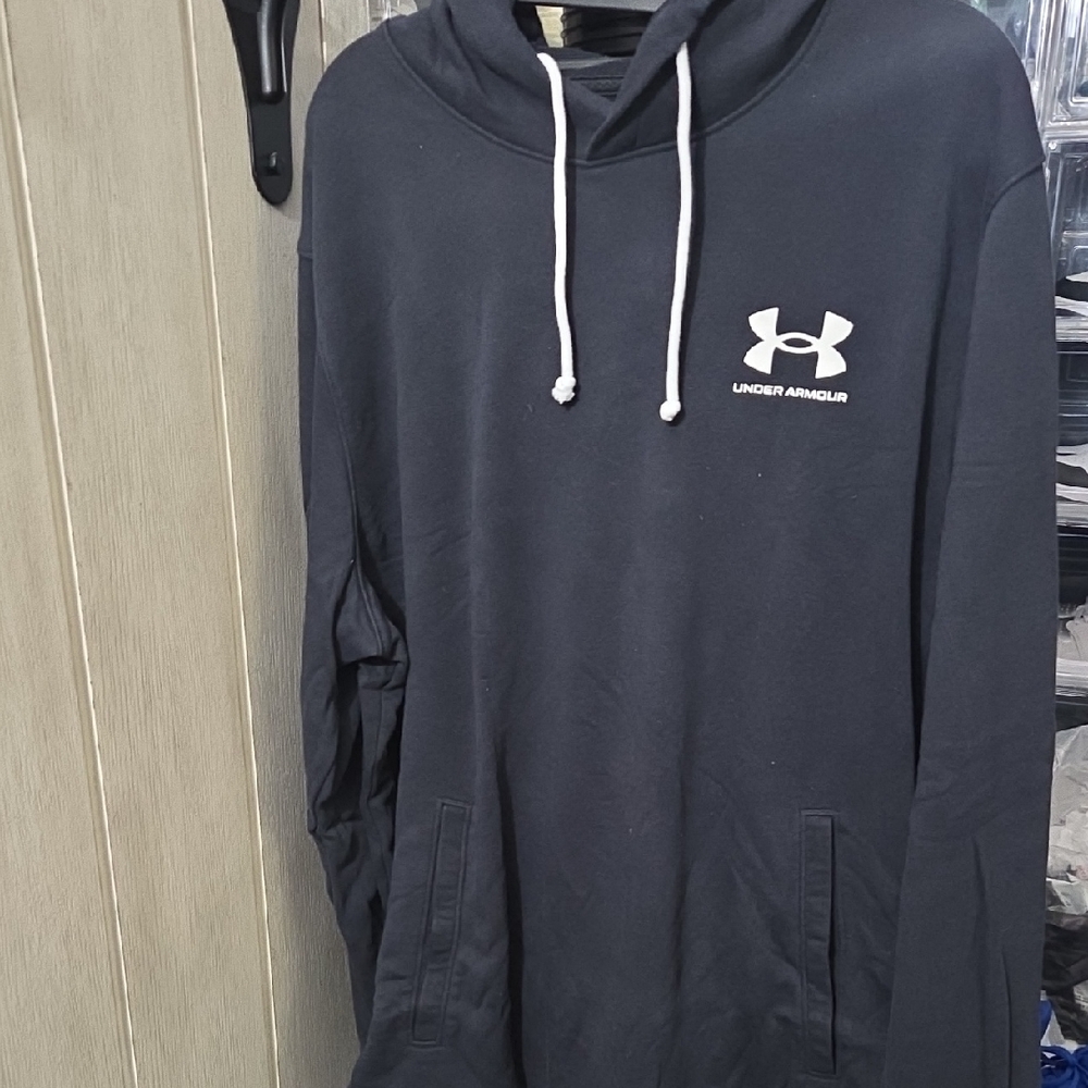 Under Armour Men's Charcoal Hoodie